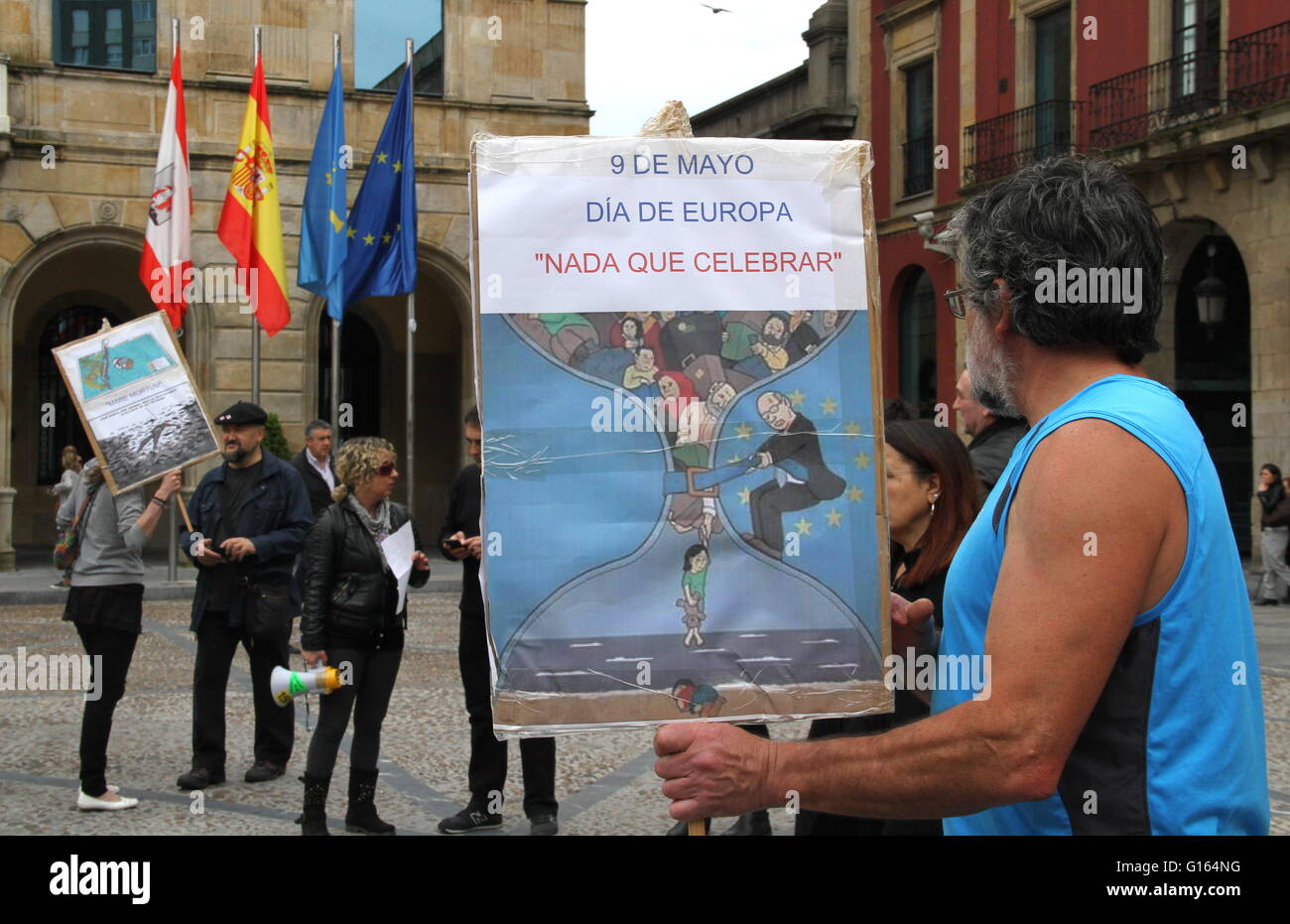 Gijon, Spain. 09th May, 2016. On the international day of Europe ...