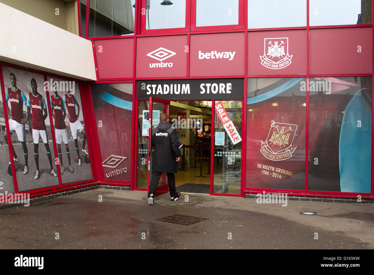 Upton Park London, UK. 10th May. A staff member walks into the Stock Photo: 104013053 - Alamy