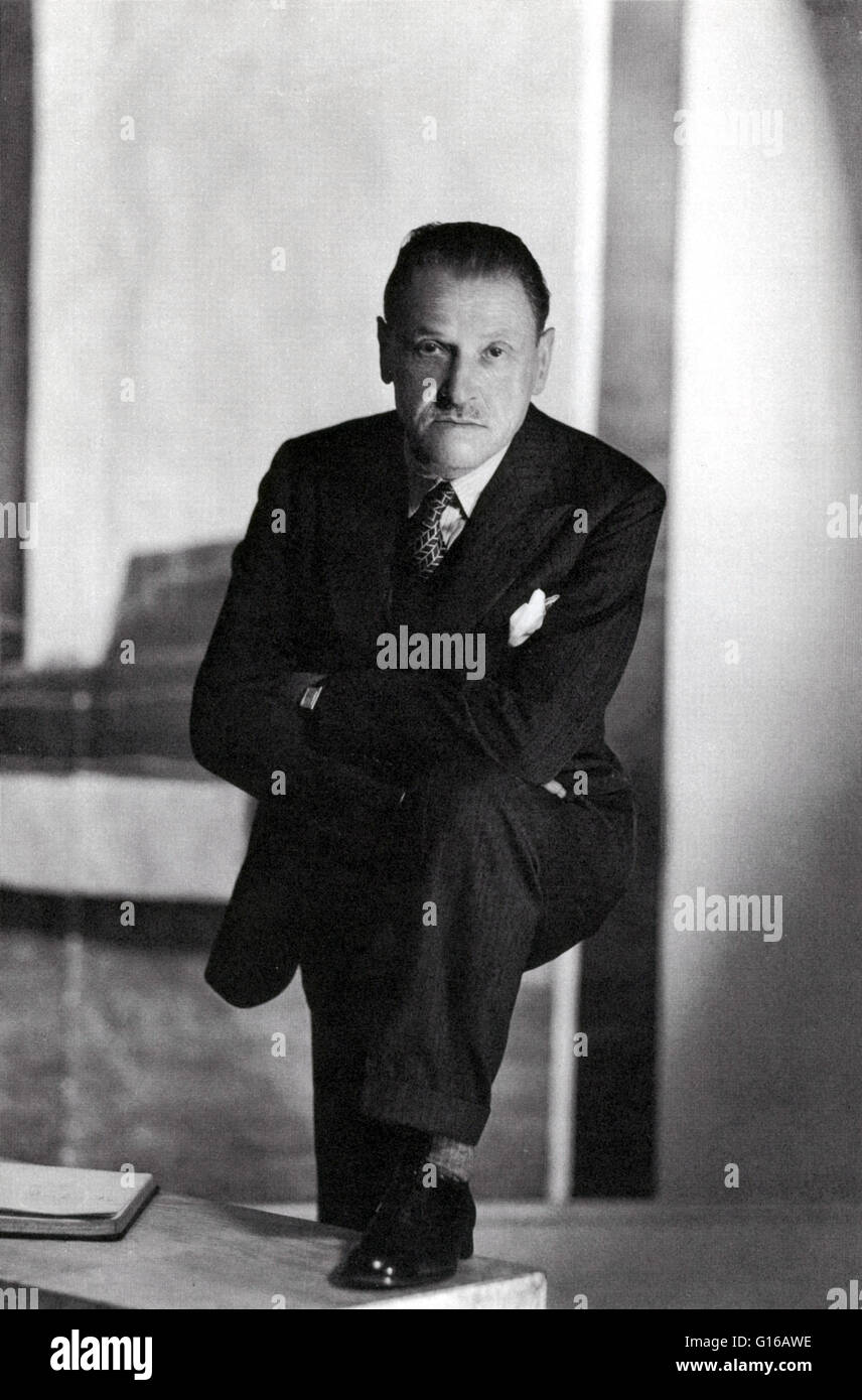 William Somerset Maugham (January 25, 1874 - December 16, 1965) was a British playwright, novelist and short story writer. One of the most prolific and popular English authors of the 20th century. After losing both his parents by the age of 10, he was rai Stock Photo