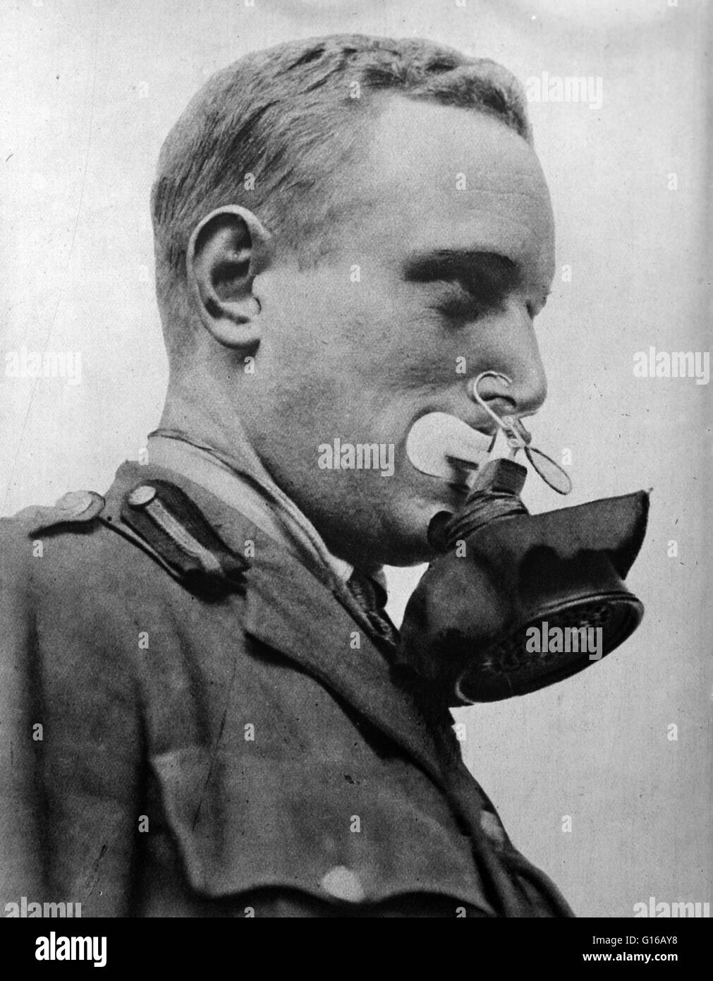 Photograph shows German soldier wearing a face mask to protect against gas attacks during World War I. The first use of poison gas on the Western Front was on April 22, 1915, by the Germans at Ypres, against Canadian and French colonial troops. The Britis Stock Photo