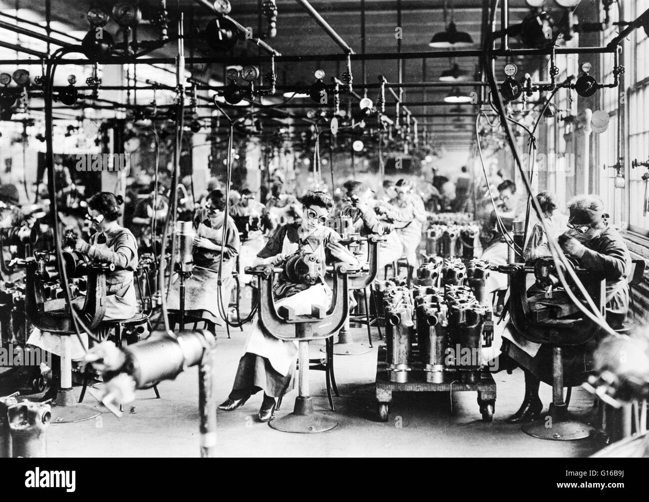 Women working in Welding Department, Lincoln Motor Company, Detroit, Michigan. During World War I, women started working jobs that were traditionally filled by men. These jobs included police officer, bank clerk, ticket seller, elevator operator, chauffeu Stock Photo