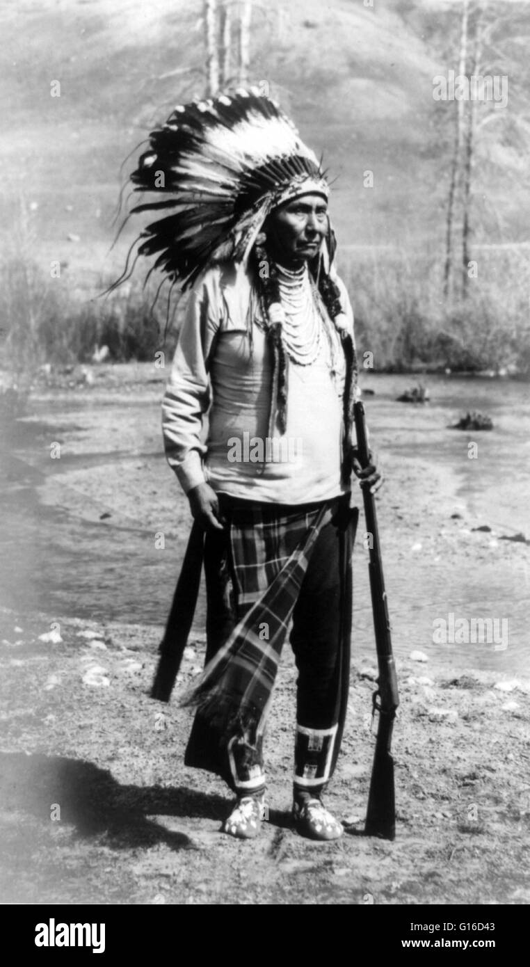 Chief Joseph, May 28, 1903, photo print by Edward H. Latham. Hin-mah-too-yah-lat-kekt, (March 3, 1840 - September 21, 1904) was the leader of the Wal-lam-wat-kain band of Nez Perce who were forcibly removed from their ancestral lands in the Wallowa Valley Stock Photo