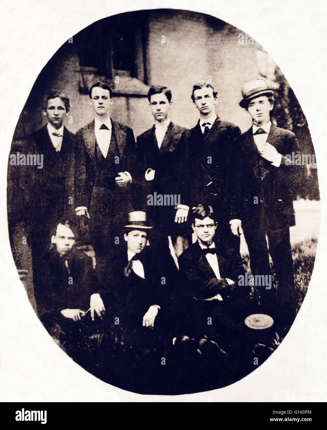William Howard Taft (seated center) and classmates at the Woodward High  School, circa 1870-74. William Howard Taft (September 15, 1857 - March 8,  1930) was the 27th President of the United States (, image size:1059x1390
