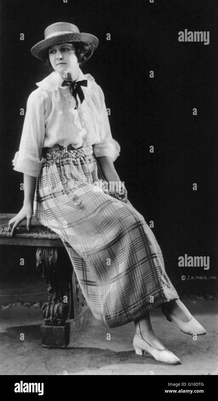 1920s fashion skirt hi-res stock photography and images - Alamy