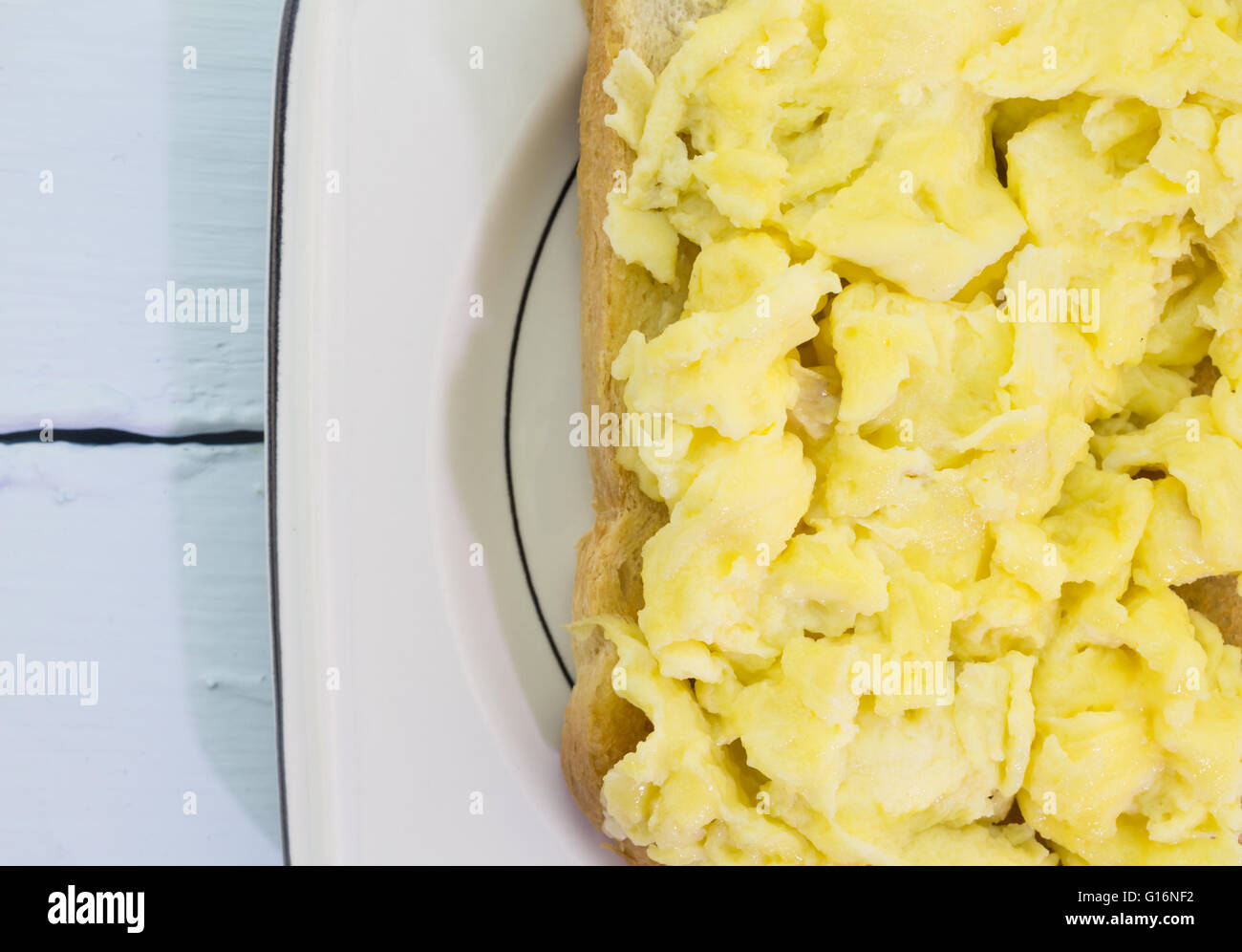 Chicken eating scrambled eggs hi-res stock photography and images - Alamy