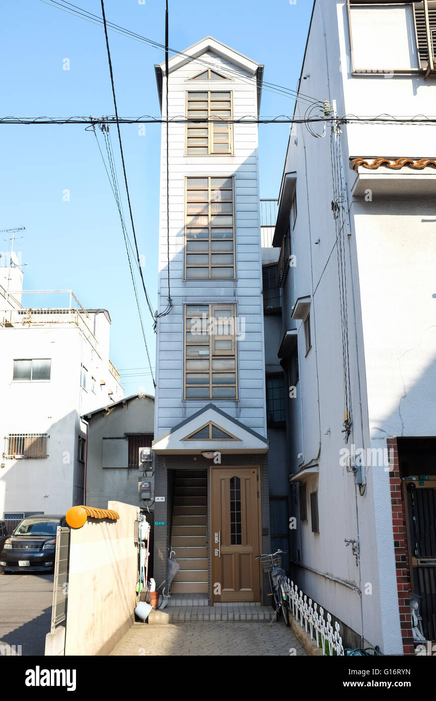 A very narrow house in Kyoto, Japan Stock Photo - Alamy