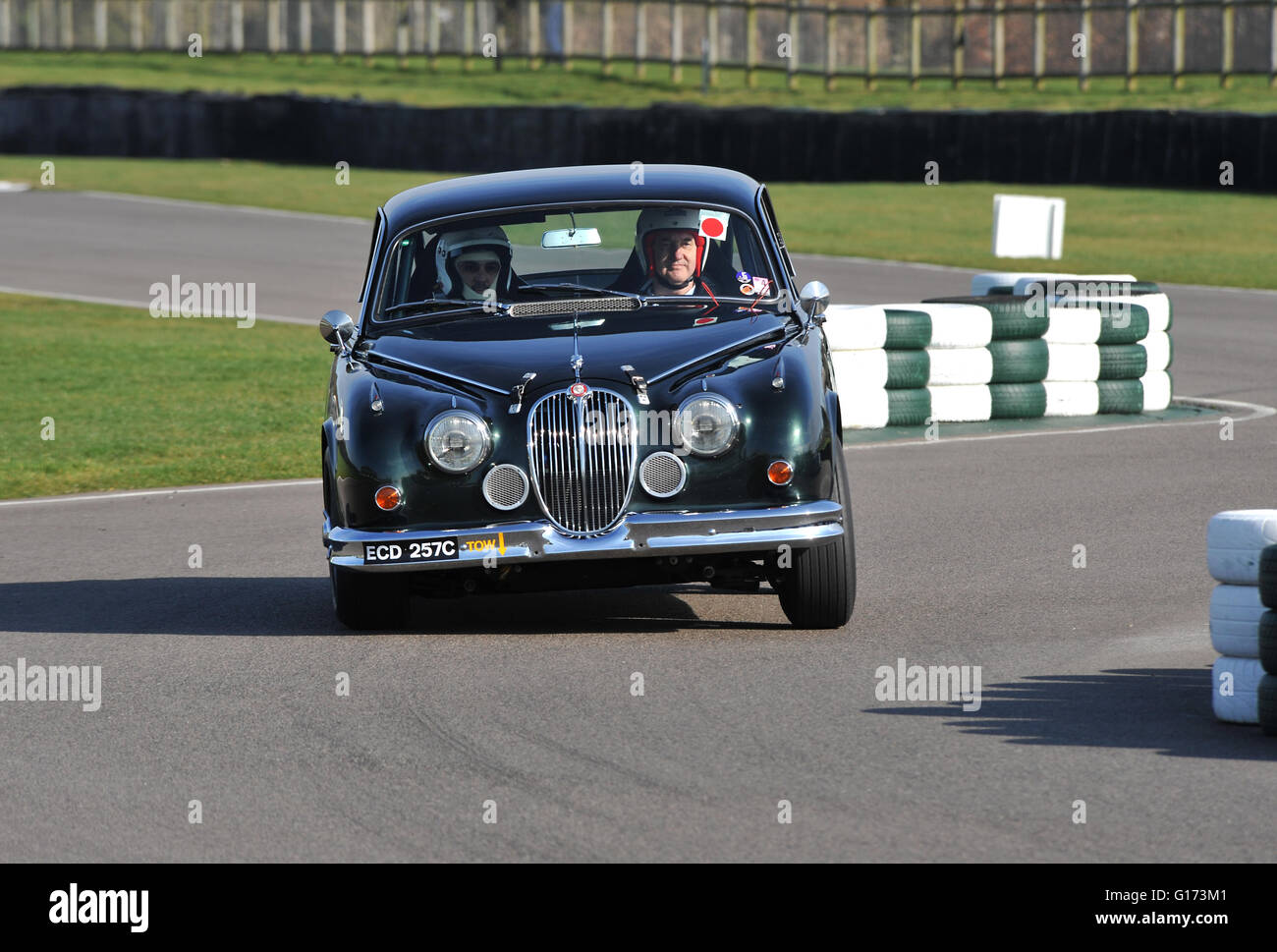 Is The Jaguar Mk2 The Ultimate Racing Car? - gyaljfv