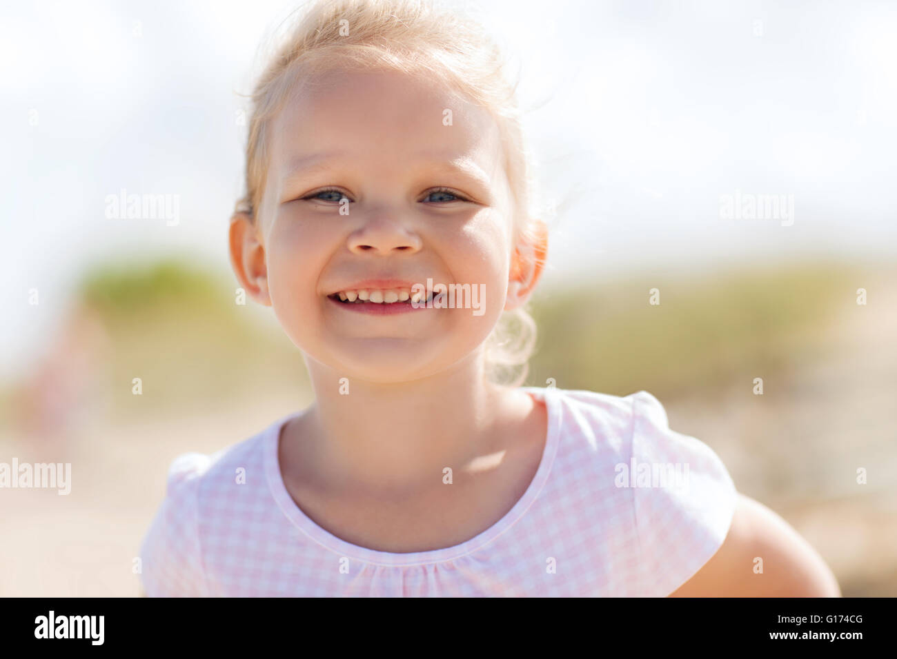 happy beautiful little girl portrait outdoors Stock Photo - Alamy