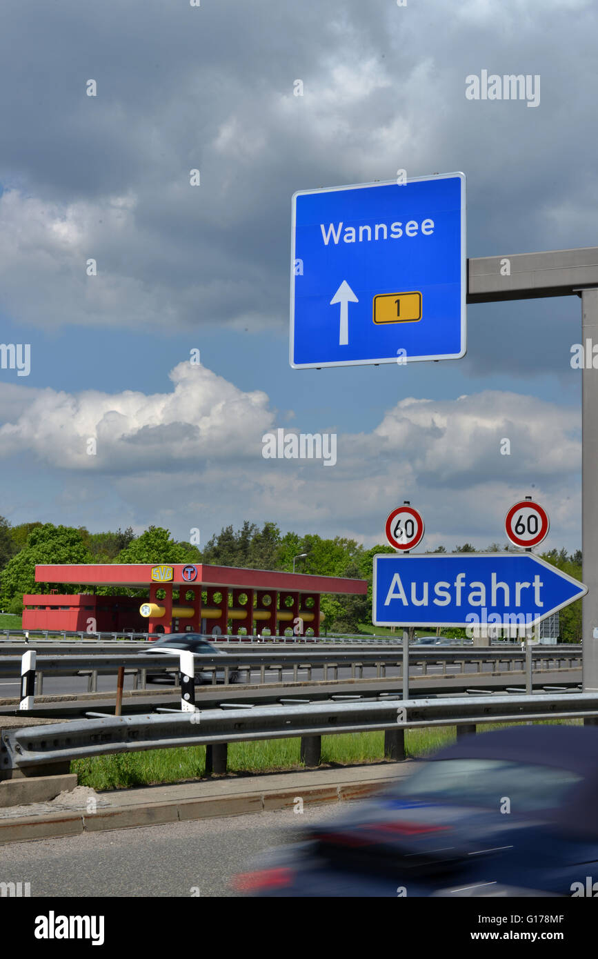 Autobahnausfahrt Wannsee, Dreilinden, Zehlendorf, Berlin, Deutschland / Verkehrsschild, Verkehrsschilder Stock Photo