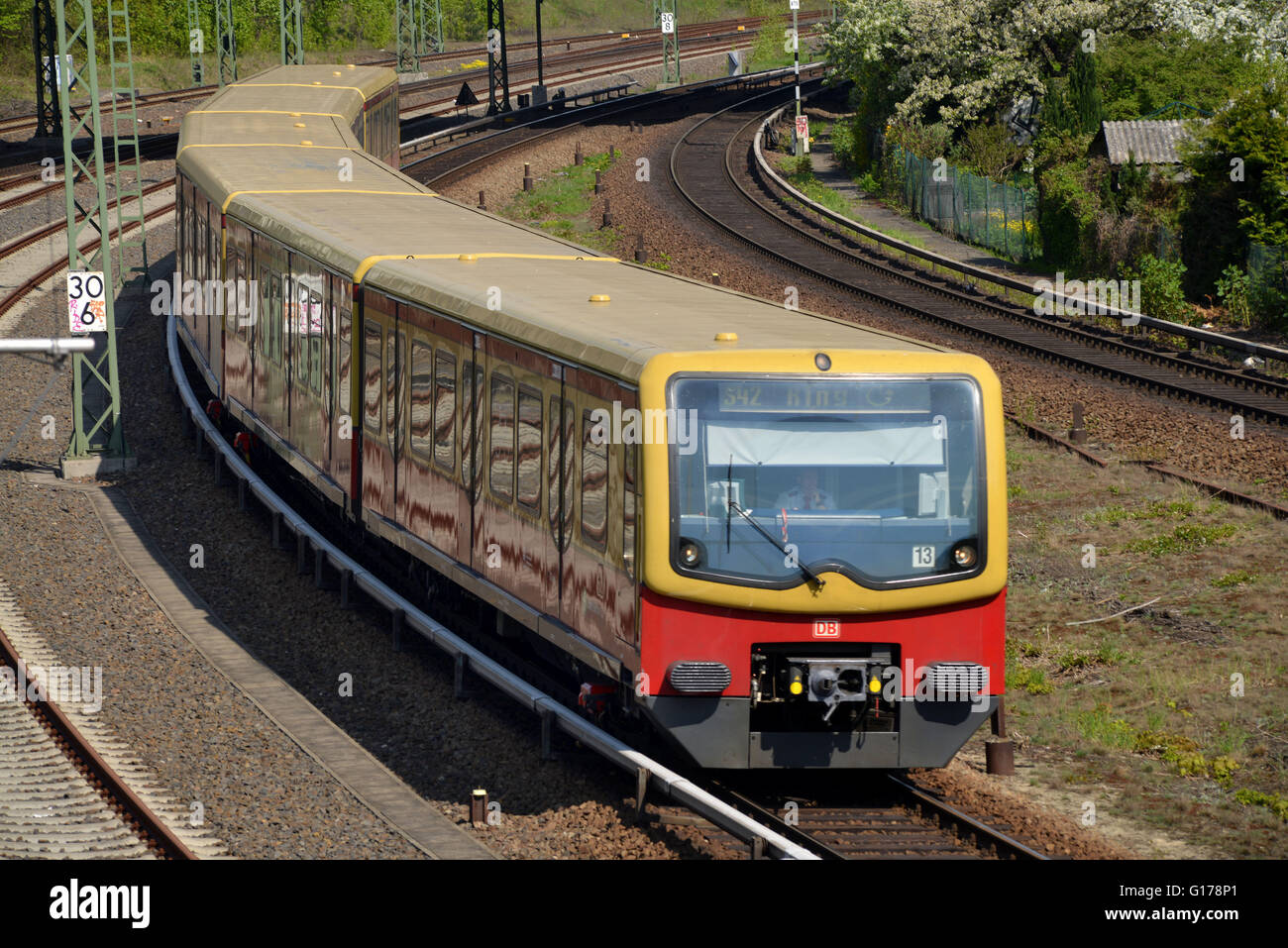 SBahn, Ringbahn S 42, Berlin, Deutschland / Strassenbahn Stock Photo Alamy