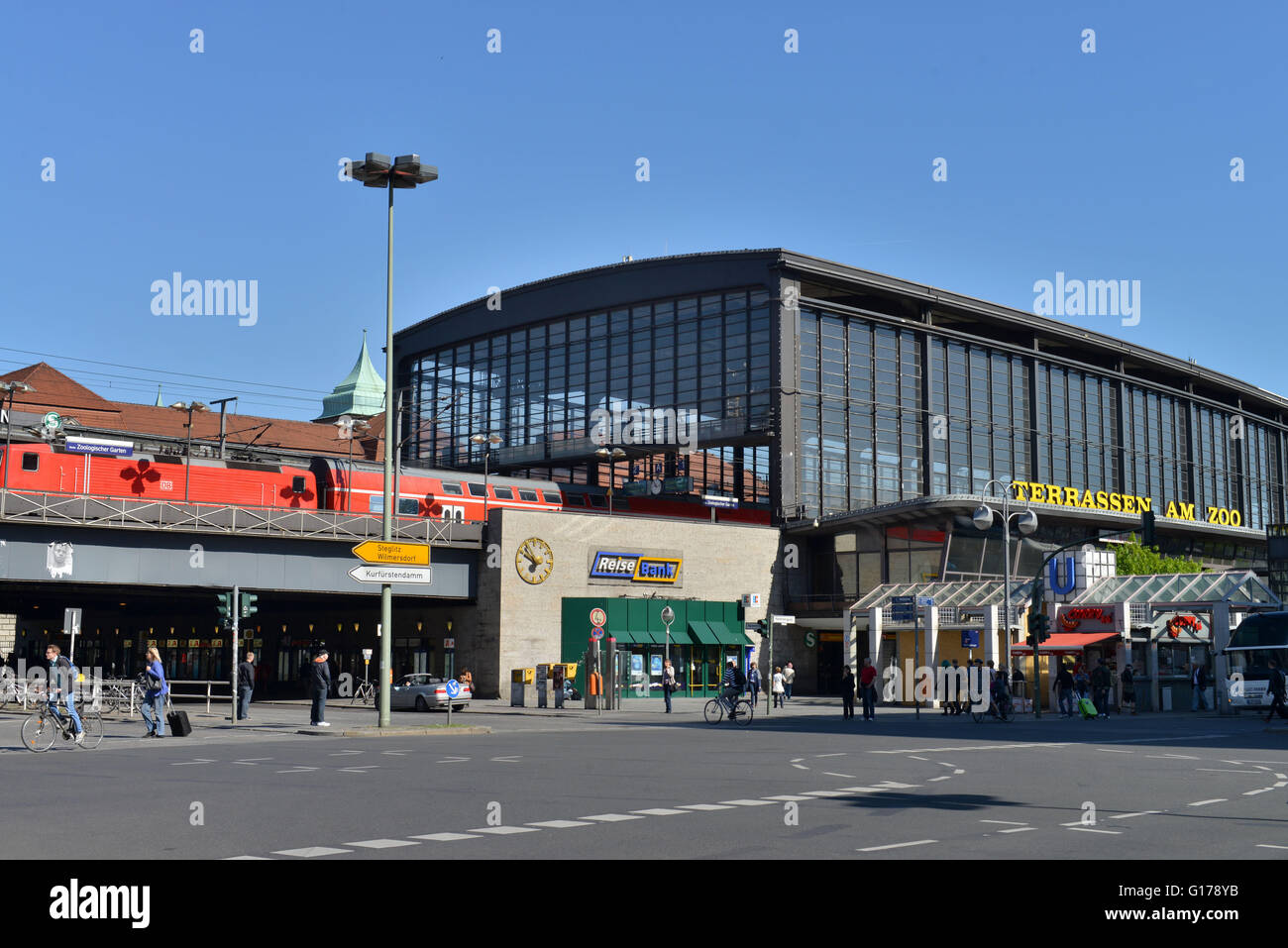Zoologischer garten railway station High Resolution Stock Photography