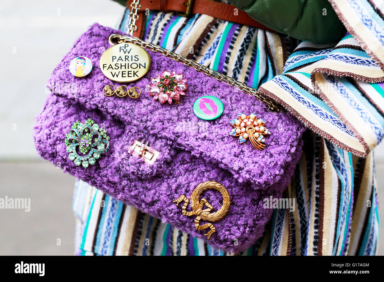 Chanel Bag with badges, Street Style, Paris Fashion Week RTW 2016-2017 Stock Photo
