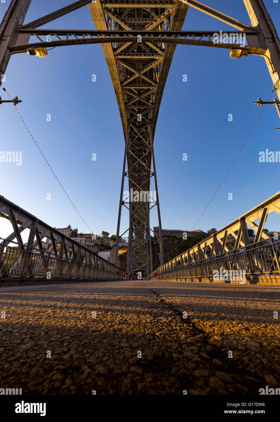 Double deck metal arch bridge hi-res stock photography and images - Alamy