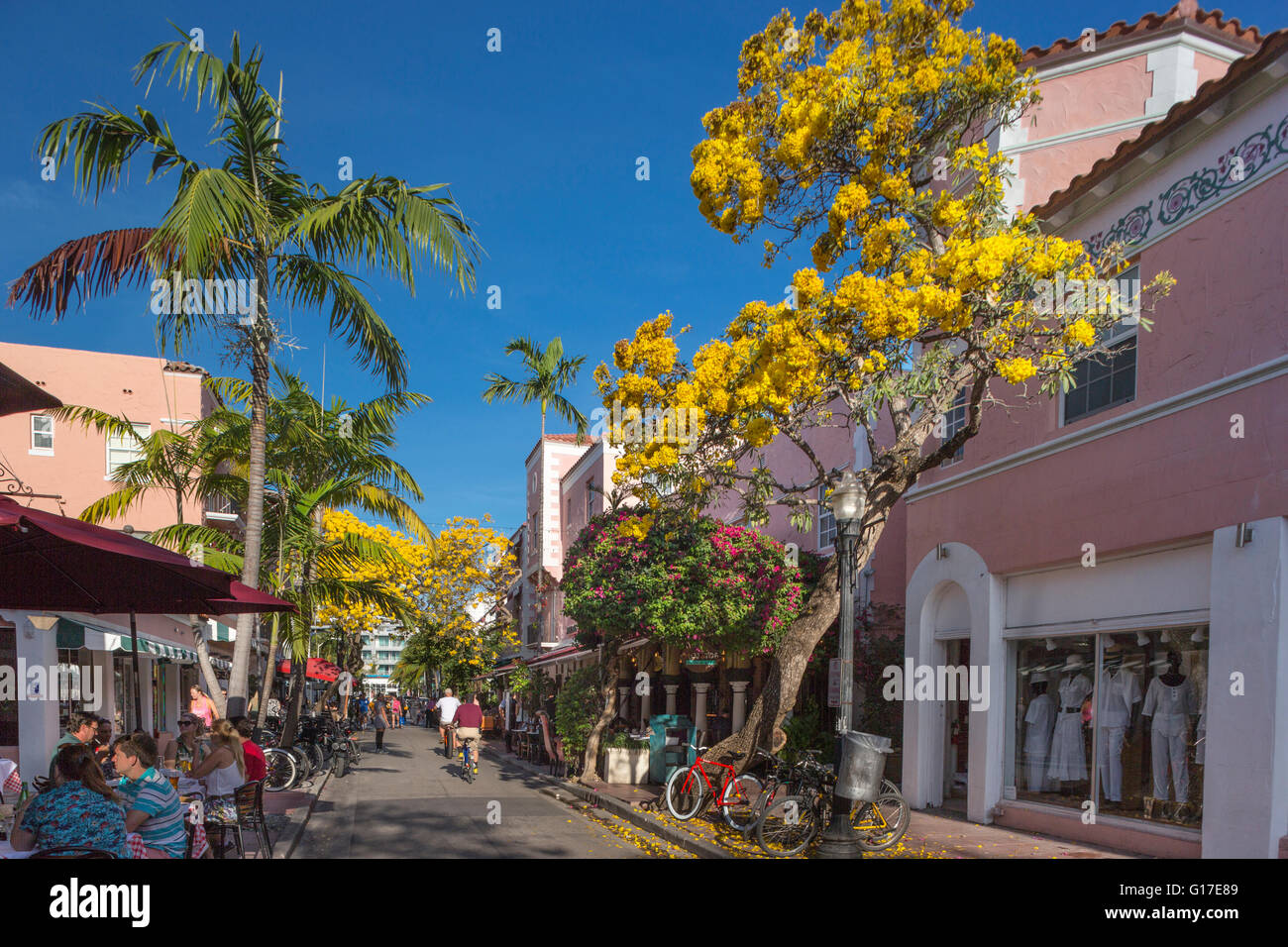 RESTAURANTS ESPANOLA WAY HISTORIC SPANISH VILLAGE MIAMI BEACH FLORIDA USA Stock Photo Alamy