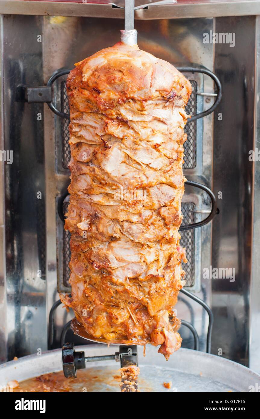 Chicken Doner Kebab High Resolution Stock Photography And Images Alamy Chicken Doner Kebab High Resolution Stock Photography And Images Alamy