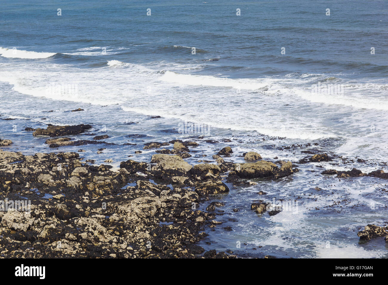 Sea coast waves hi-res stock photography and images - Alamy