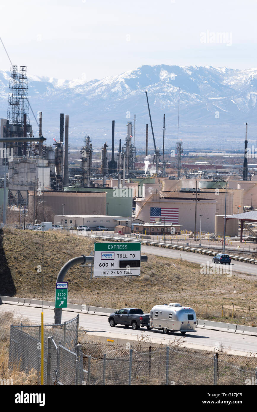 Interstate-15 and oil refinery in Utah's Salt Lake Valley Stock Photo ...
