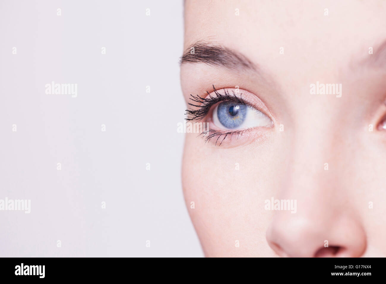 Blue eyes close up woman hi-res stock photography and images - Alamy
