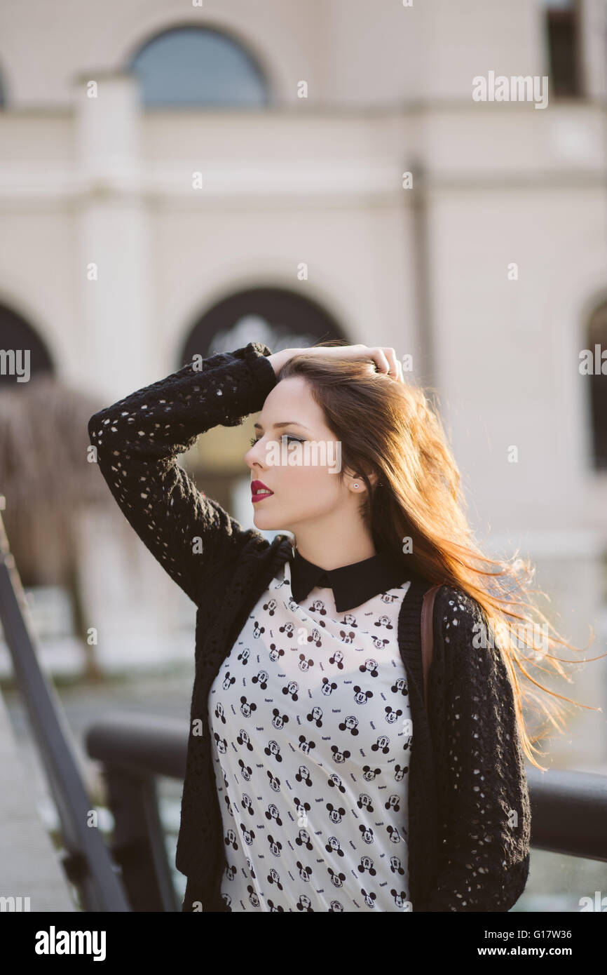 Young woman portrait in sunset hi-res stock photography and images - Alamy