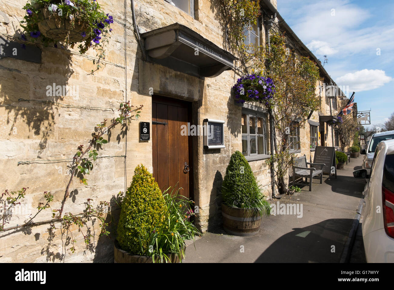 The Lamb Inn in Sheep Street, Burford, Oxfordshire, UK Stock Photo - Alamy