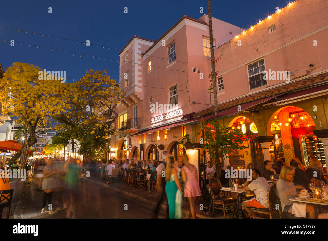 RESTAURANTS ESPANOLA WAY HISTORIC SPANISH VILLAGE MIAMI BEACH FLORIDA