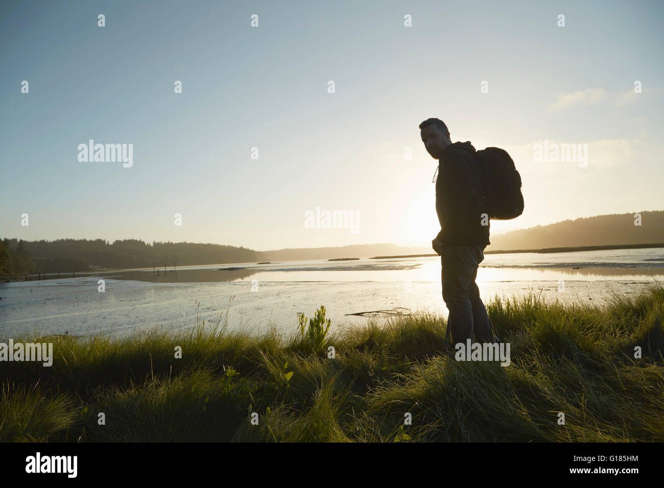 Hiker silhouette silhouetted hi-res stock photography and images - Alamy