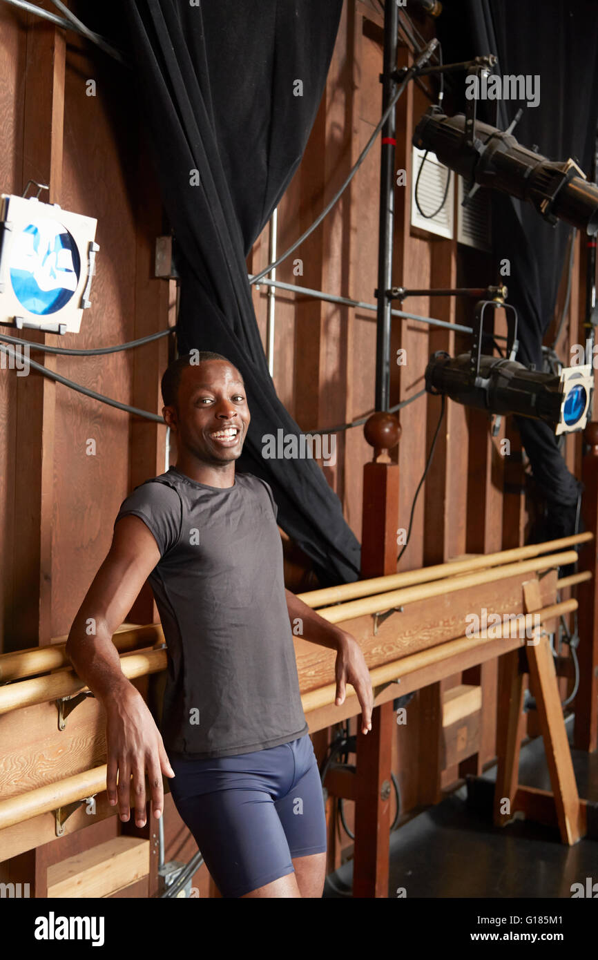 Person leaning against bar hi-res stock photography and images - Alamy