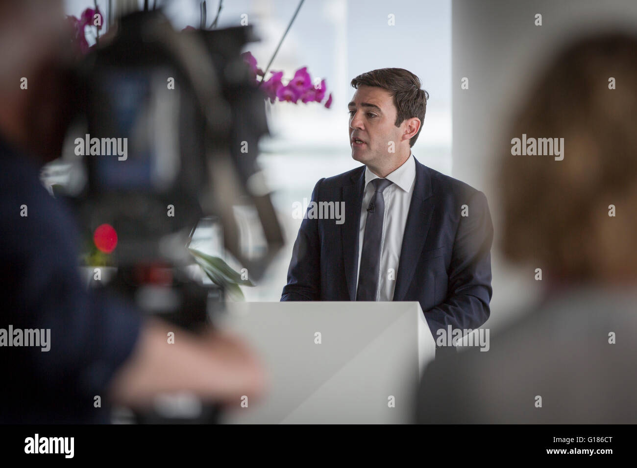 UK Labour politician Andy Burnham MP addresses business leaders in offices at More London, London UK. Stock Photo