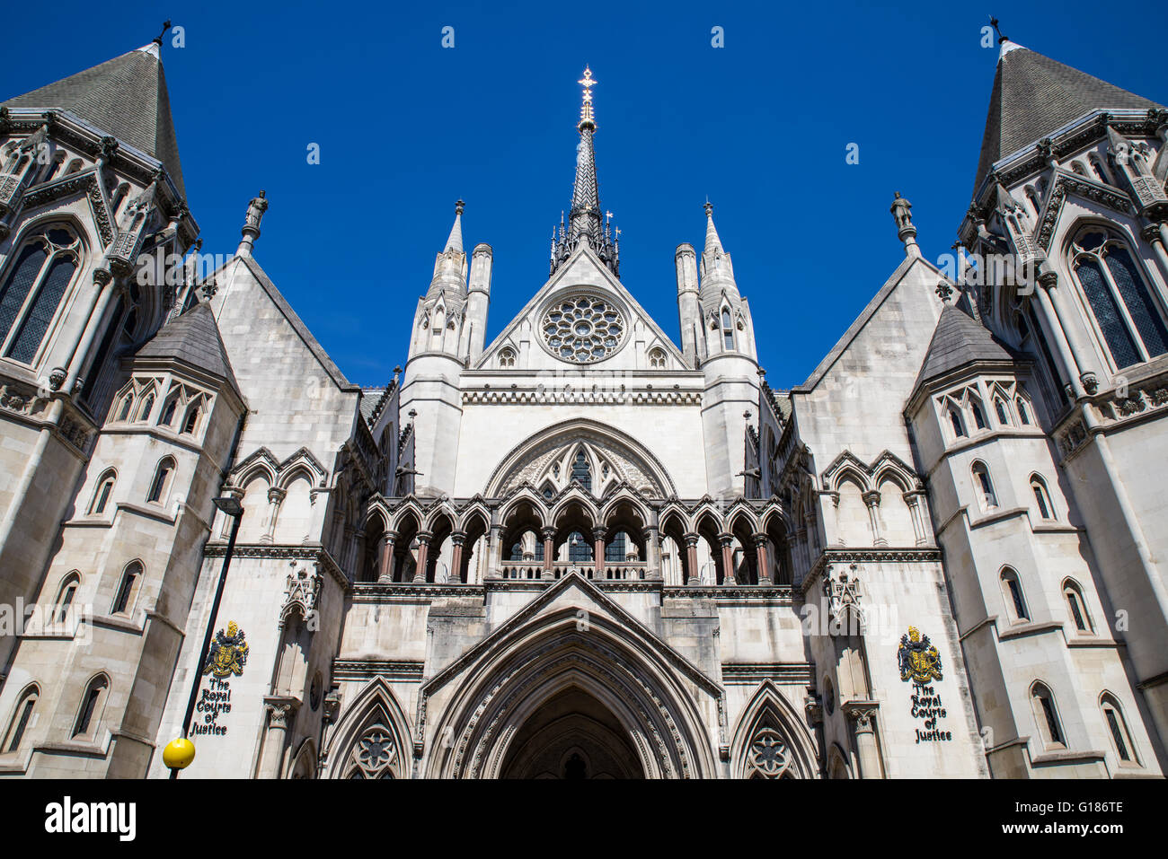 Central Hall of New Courts of Justice, London; Street