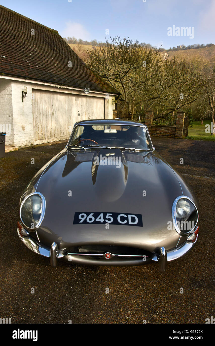 Classic Series 1 3.8 E-Type Jaguar Sports Car 1961 FHC Stock Photo