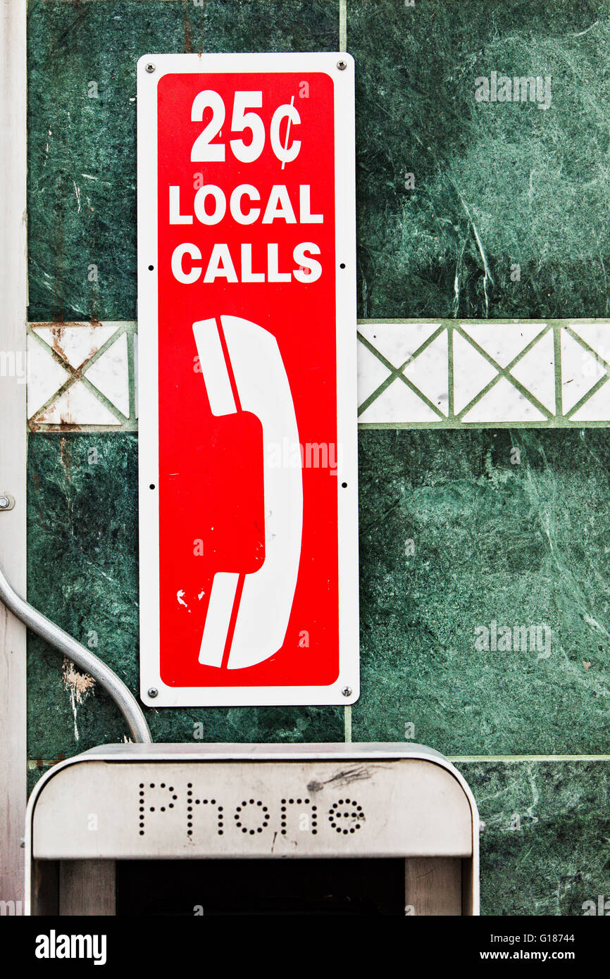 American red telephone booth hi-res stock photography and images - Alamy
