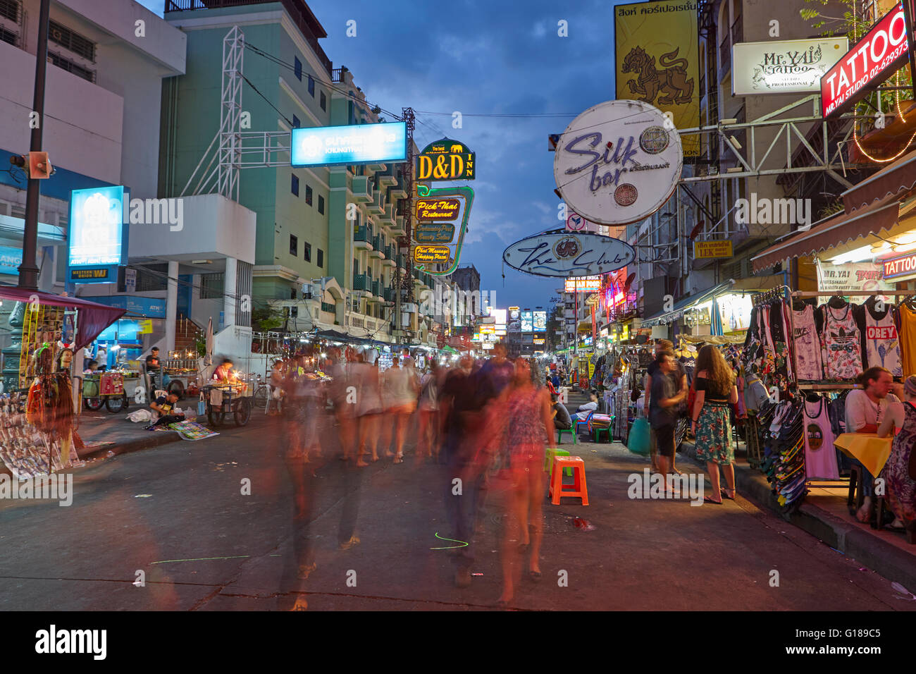 Khaosan Road at night, Bangkok, Thailand Stock Photo