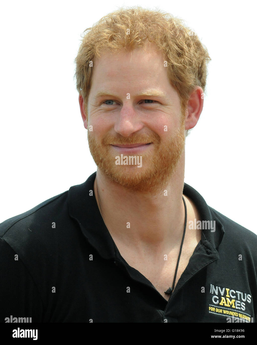 Orlando, Florida, USA. 10th May, 2016. Britain's Prince Harry smiles at spectators before participating in a medal ceremony at the 2016 Invictus Games at the ESPN Wide World of Sports Complex in Orlando, Florida on May 10, 2016. The five day multi-sport event for wounded, injured, or sick armed services personnel, includes 500 competitors from fourteen countries. Prince Harry launched the first Invictus Games in 2014 in London, England. Credit:  Paul Hennessy/Alamy Live News Stock Photo