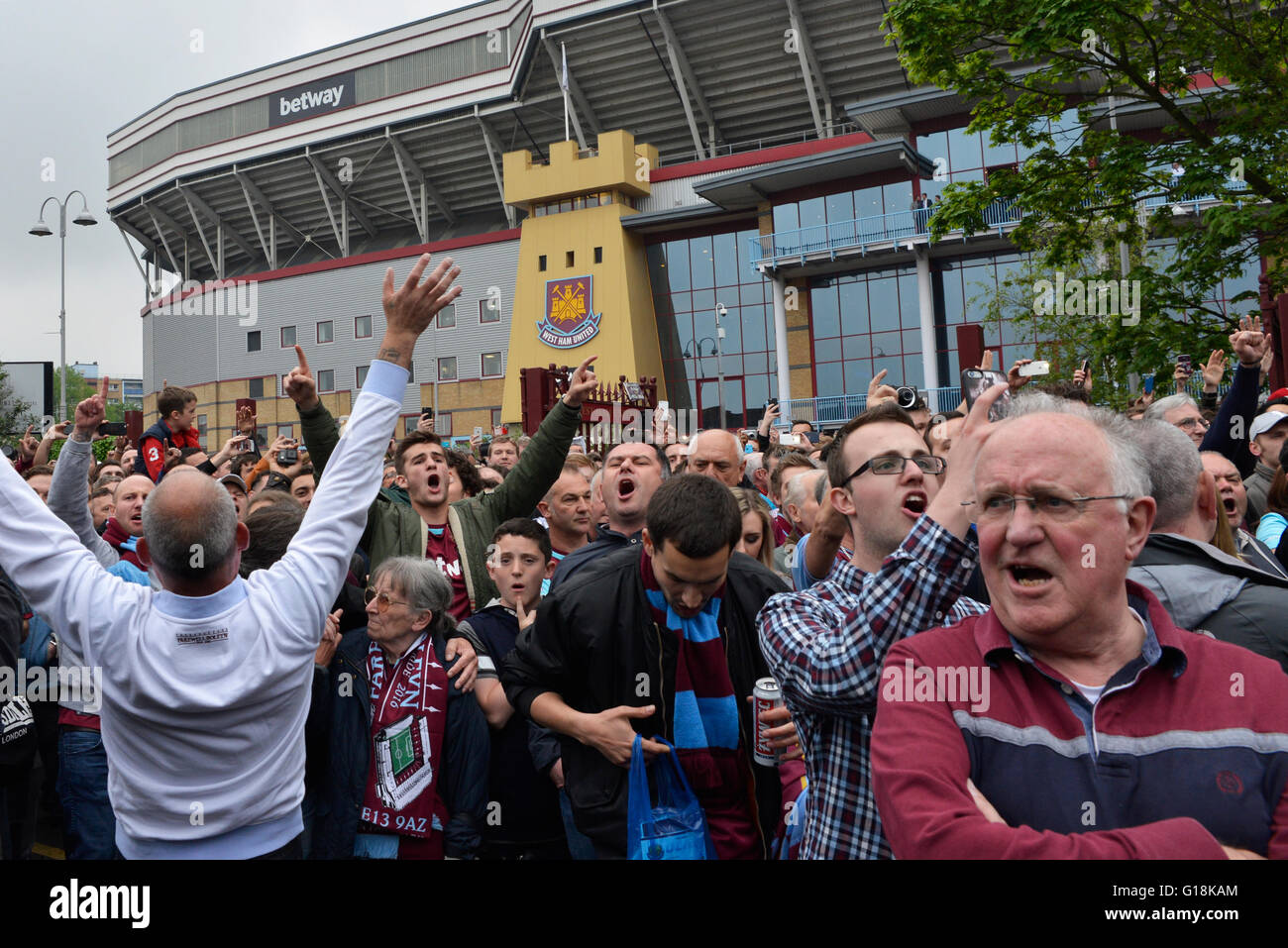 London, UK. 10th May, 2016. Supporters attend the last game of the West Ham Football club at the Upton Park Stadium,  London. United Kingdom.  Credit:  Emanuele Giovagnoli/Alamy Live News Stock Photo