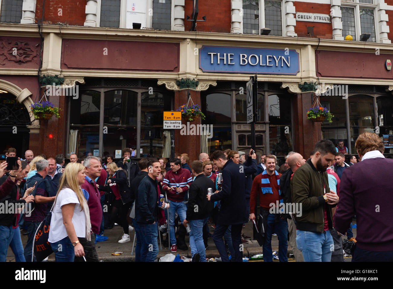 London, UK. 10th May, 2016. Supporters attend the last game of the West Ham Football club at the Upton Park Stadium,  London. United Kingdom.  Credit:  Emanuele Giovagnoli/Alamy Live News Stock Photo