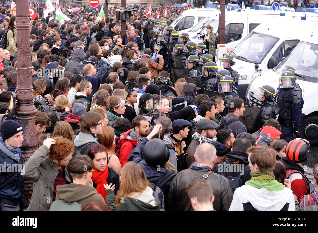 Female french police hi-res stock photography and images - Alamy