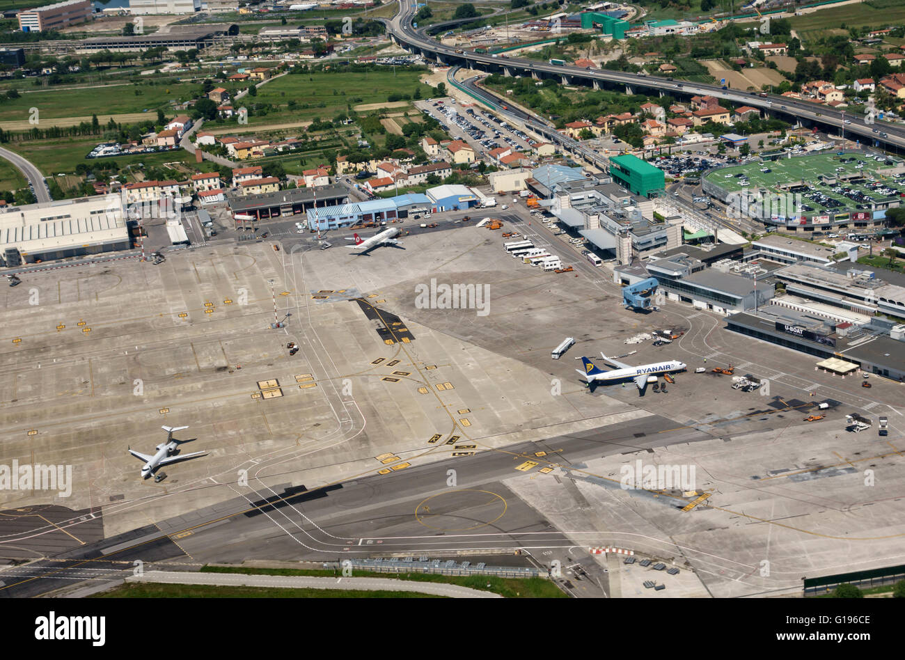 Galileo galilei airport hires stock photography and images Alamy