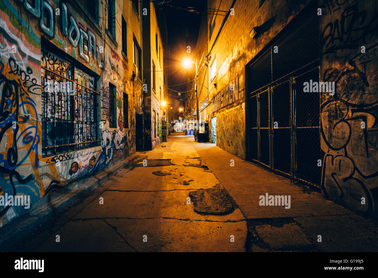 Graffiti Alley At Night In The Fashion District Of Toronto Ontario Stock Photo Alamy Graffiti Alley At Night In The Fashion District Of Toronto Ontario Stock Photo Alamy