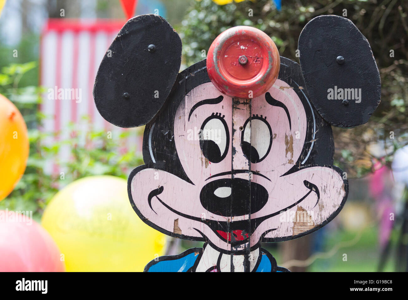Mickey mouse face hi-res stock photography and images - Alamy