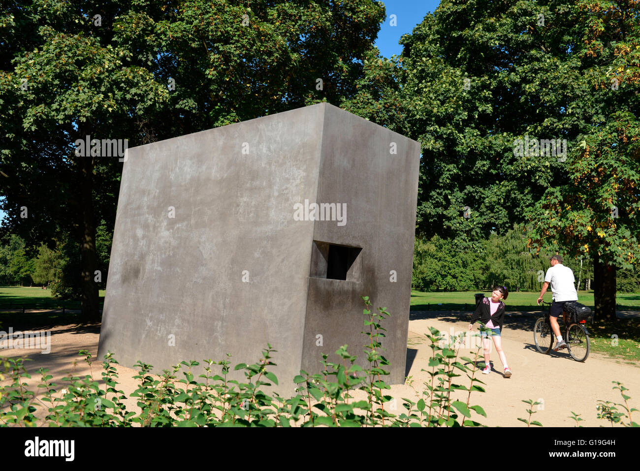 Denkmal fuer die im Nationalsozialismus verfolgten Homosexuellen, Tiergarten, Berlin, Deutschland Stock Photo