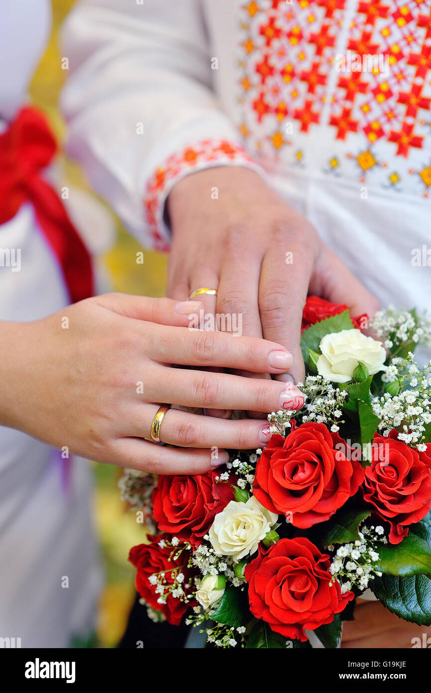 bridal bouquet and hands G19KJE