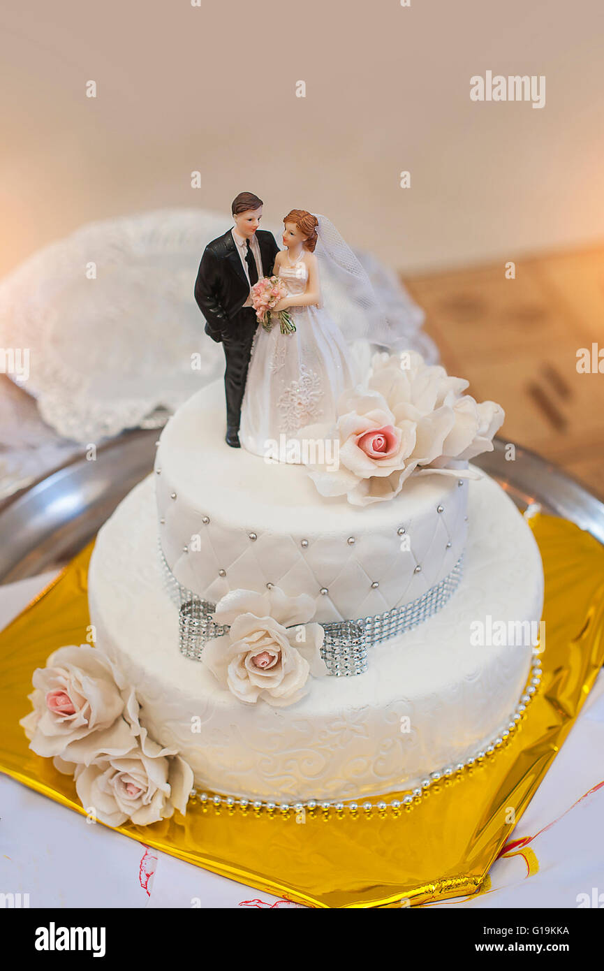 Share more than 126 wedding party cake best