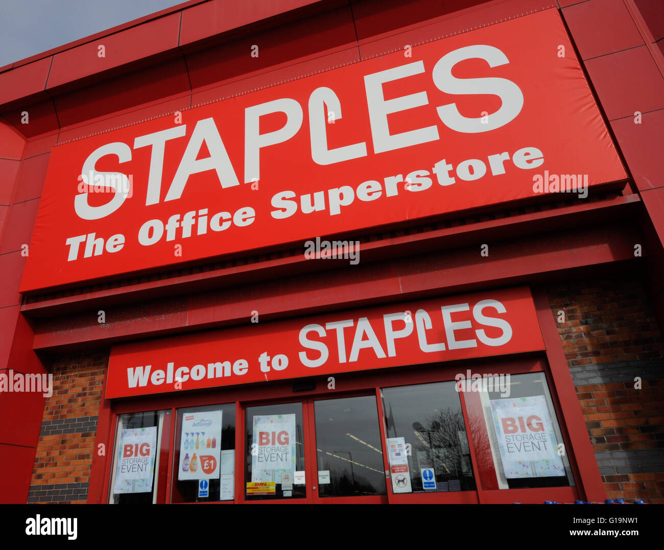 Staples uk hi res stock photography and images alamy