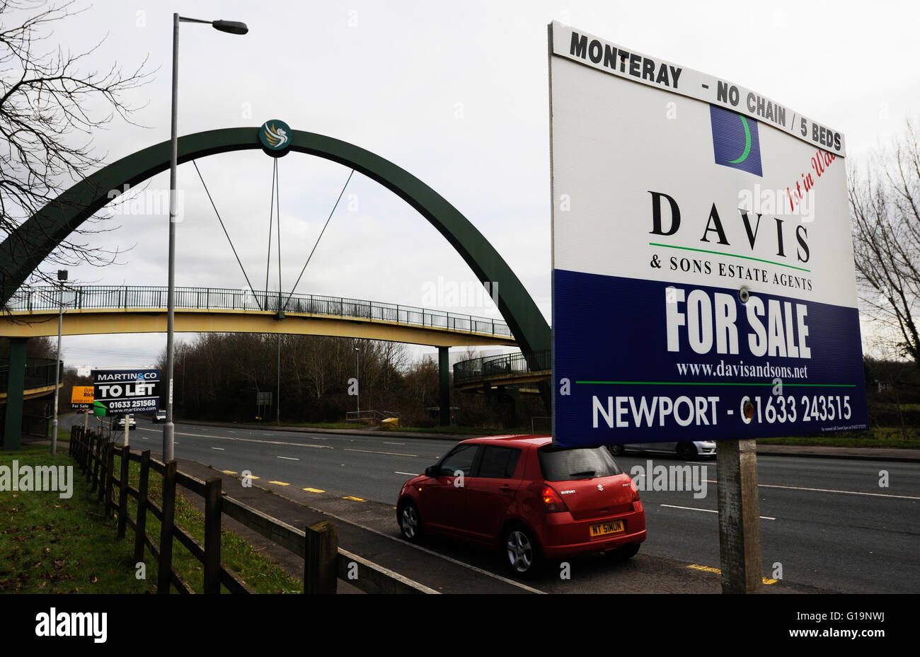 For sale signs uk street hires stock photography and images Alamy