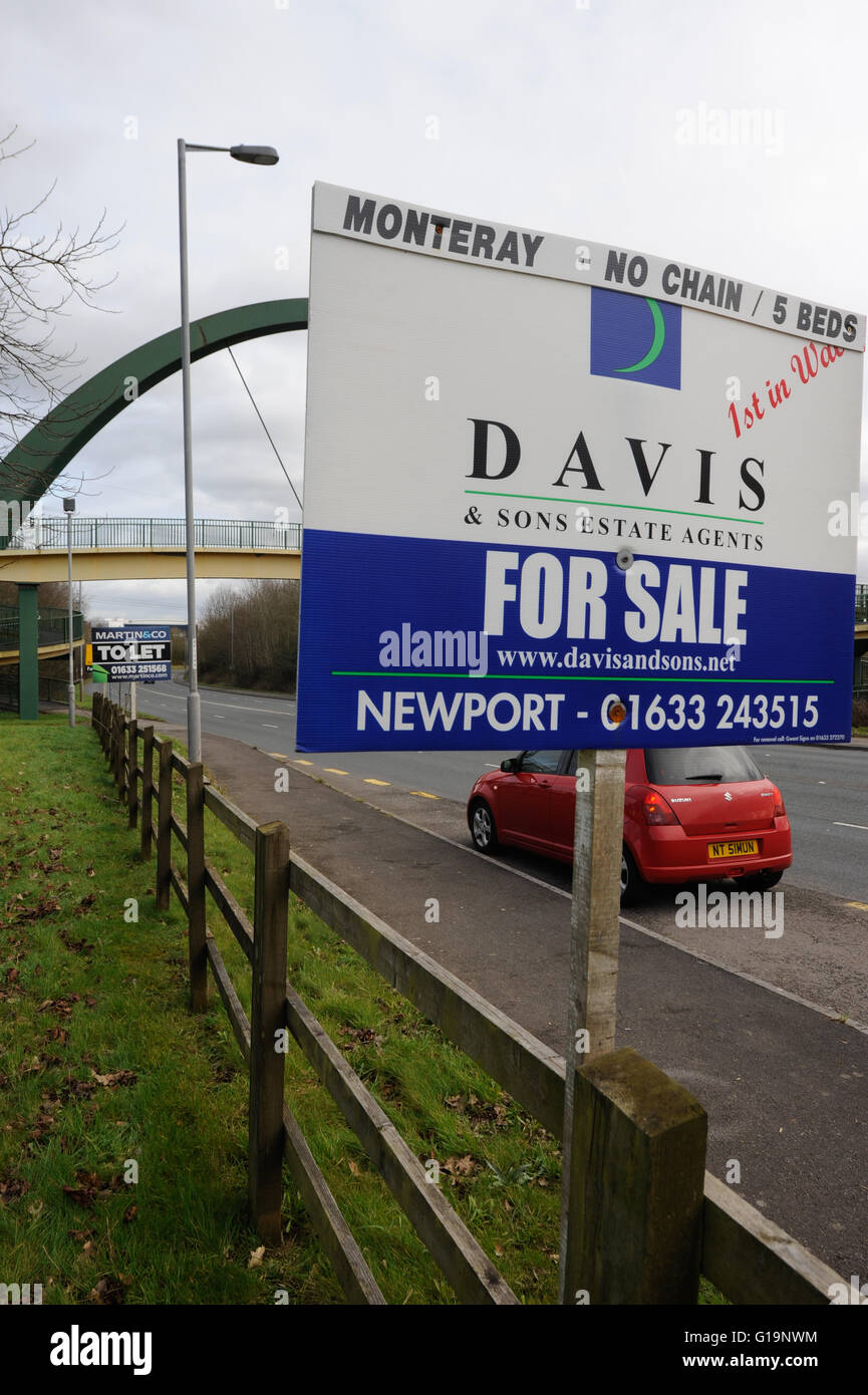For sale signs uk street hires stock photography and images Alamy