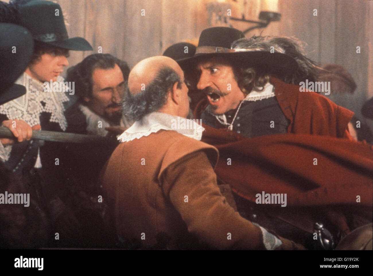 Сирано де бержерак депардье. Сирано де бержерак 1990. Савиньен сирано де бержерак фото. Сирано википедия. Сирано википедия.