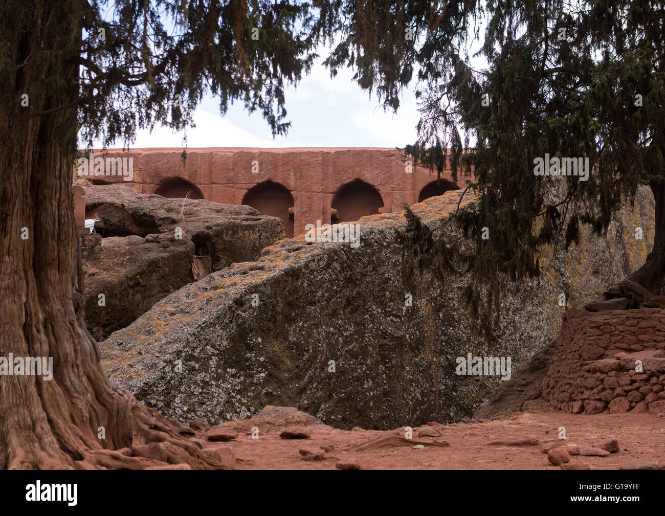 Monolithic structure hi-res stock photography and images - Alamy