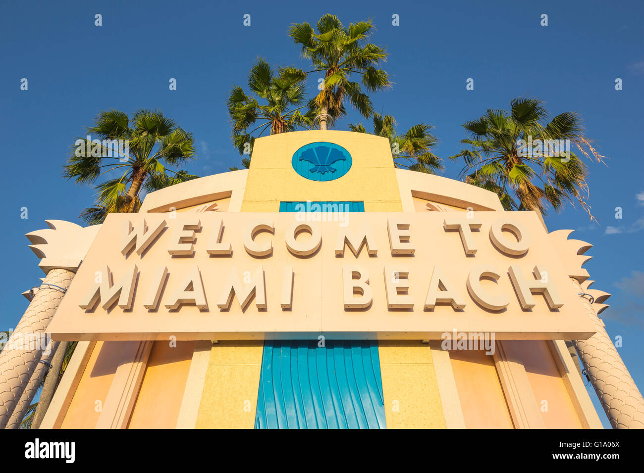 TO MIAMI BEACH SIGN TUTTLE CAUSEWAY MIAMI BEACH FLORIDA USA