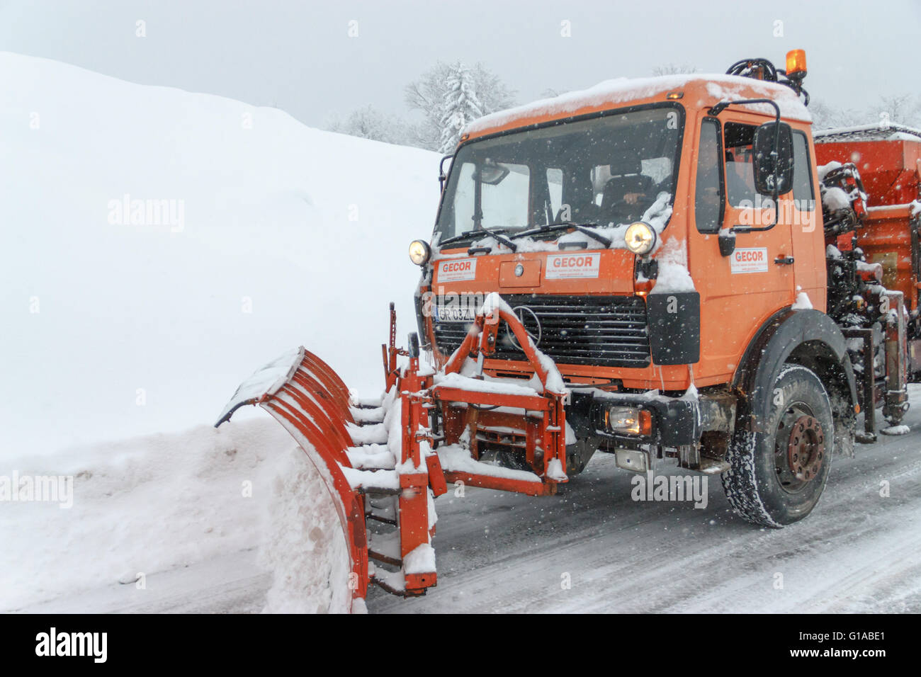 snow removal equipment truck on the Transalpina road near Ranca, Romania Stock Photo Alamy
