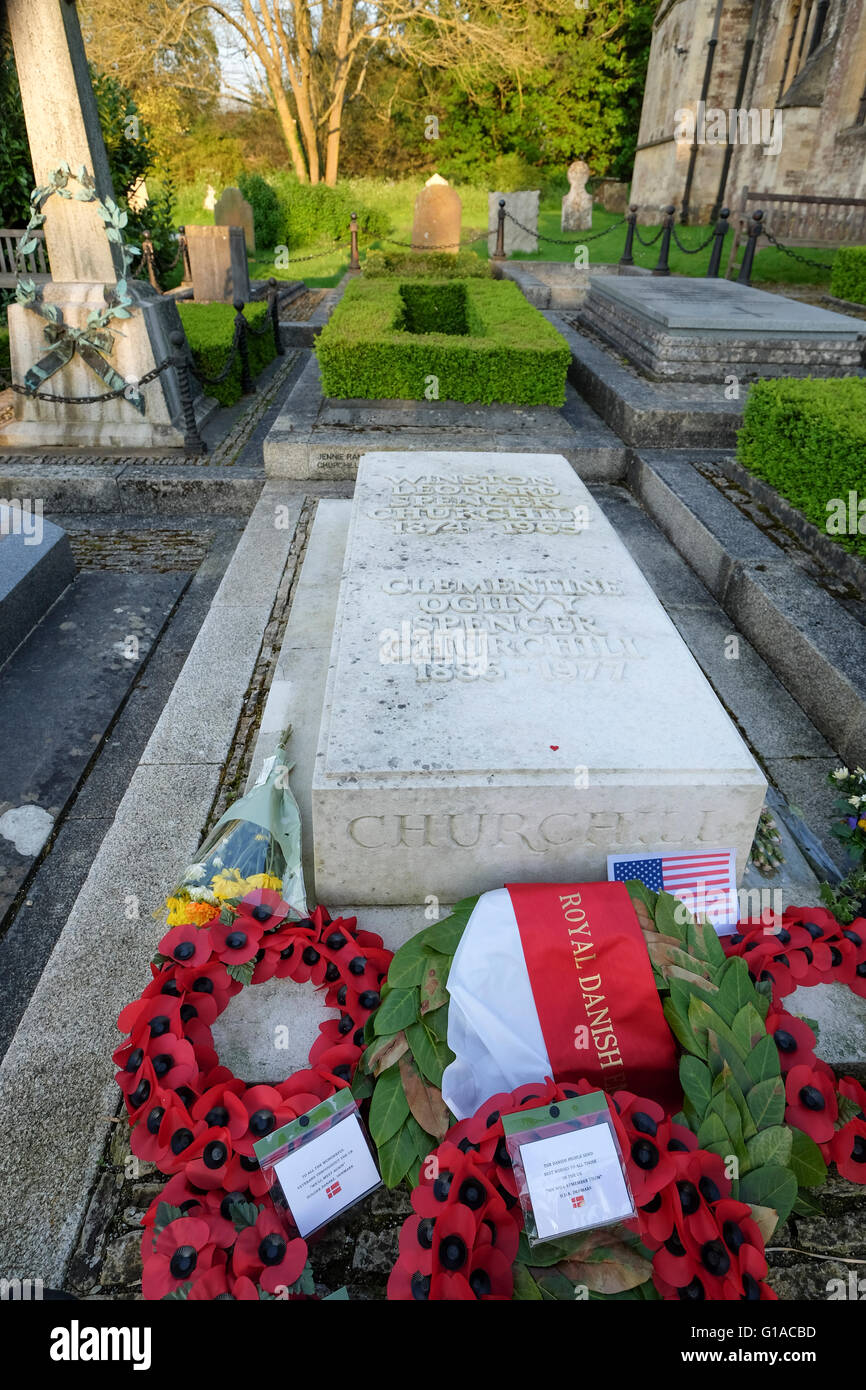 Churchill's grave at St Martin's Church at Bladon, close to Blenheim Palace where he was born. Stock Photo
